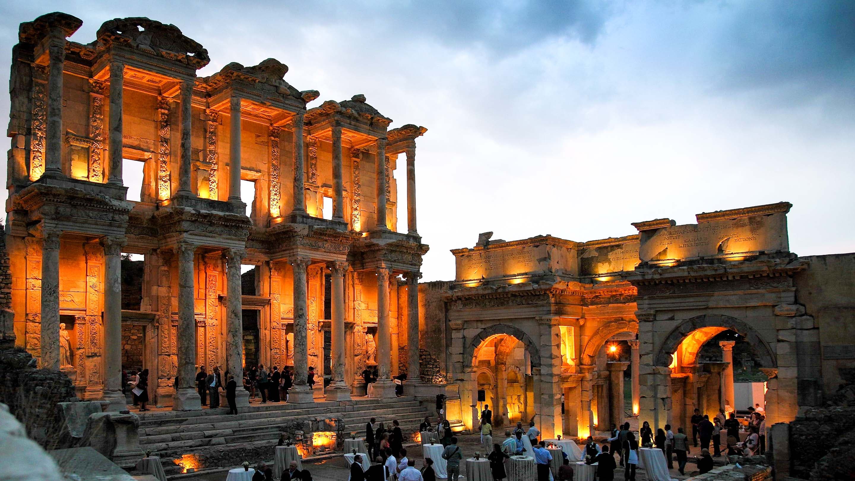 Library of Celsus standing tall under the morning sun in Ephesus — the centrepiece of the half-day group tour.